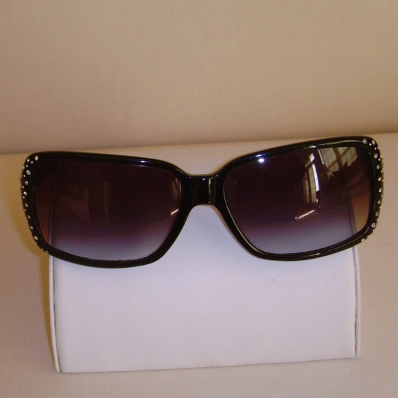 FOSSIL Black and Clear Rhinestone Sunshades - Picture 4 of 9